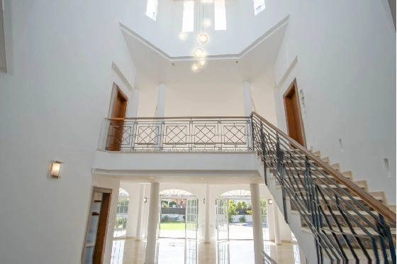 Villa in L-Alfas del Pi(Alfaz del PI Pueblo Urbanizaciones) zu verkaufen, Woongedeelte 810 m², Grondstuk 1094 m², 5 Slaapkamers, 6 Badkamers, Pool, ref.: COB-7030ALF-10535-27
