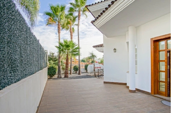 Villa in L-Alfas del Pi(Alfaz del PI Pueblo Urbanizaciones) zu verkaufen, Woongedeelte 810 m², Grondstuk 1094 m², 5 Slaapkamers, 6 Badkamers, Pool, ref.: COB-7030ALF-10535-45