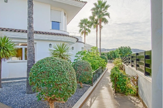 Villa in L-Alfas del Pi(Alfaz del PI Pueblo Urbanizaciones) zu verkaufen, Woongedeelte 810 m², Grondstuk 1094 m², 5 Slaapkamers, 6 Badkamers, Pool, ref.: COB-7030ALF-10535-48