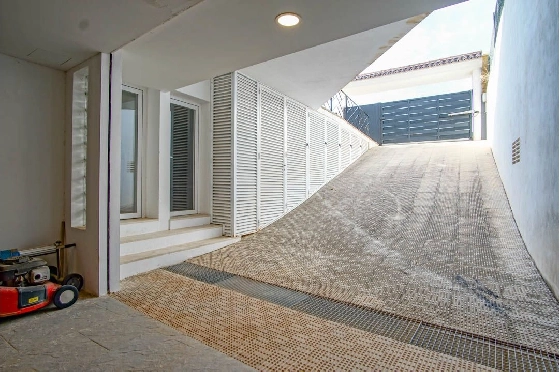 Villa in L-Alfas del Pi(Alfaz del PI Pueblo Urbanizaciones) zu verkaufen, Woongedeelte 810 m², Grondstuk 1094 m², 5 Slaapkamers, 6 Badkamers, Pool, ref.: COB-7030ALF-10535-5