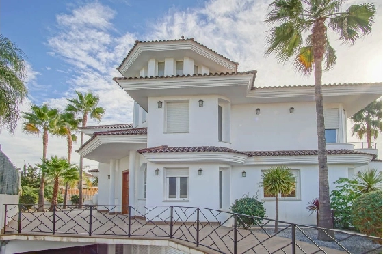 Villa in L-Alfas del Pi(Alfaz del PI Pueblo Urbanizaciones) zu verkaufen, Woongedeelte 810 m², Grondstuk 1094 m², 5 Slaapkamers, 6 Badkamers, Pool, ref.: COB-7030ALF-10535-50