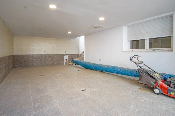 Villa in L-Alfas del Pi(Alfaz del PI Pueblo Urbanizaciones) zu verkaufen, Woongedeelte 810 m², Grondstuk 1094 m², 5 Slaapkamers, 6 Badkamers, Pool, ref.: COB-7030ALF-10535-6