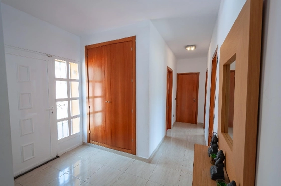Villa in Orba(Comunidad valenciana) zu verkaufen, Woongedeelte 225 m², Klimaanlage, Grondstuk 637 m², 5 Slaapkamers, 2 Badkamers, Pool, ref.: COB-3568-10535-12