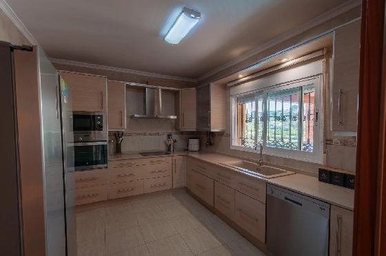 Villa in Orba(Comunidad valenciana) zu verkaufen, Woongedeelte 225 m², Klimaanlage, Grondstuk 637 m², 5 Slaapkamers, 2 Badkamers, Pool, ref.: COB-3568-10535-20