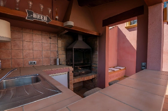 Villa in Orba(Comunidad valenciana) zu verkaufen, Woongedeelte 225 m², Klimaanlage, Grondstuk 637 m², 5 Slaapkamers, 2 Badkamers, Pool, ref.: COB-3568-10535-38