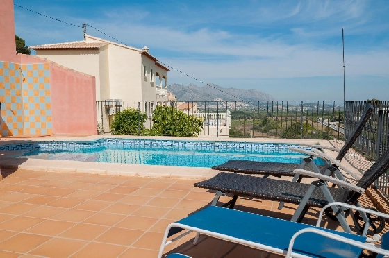 Villa in Orba(Comunidad valenciana) zu verkaufen, Woongedeelte 225 m², Klimaanlage, Grondstuk 637 m², 5 Slaapkamers, 2 Badkamers, Pool, ref.: COB-3568-10535-40