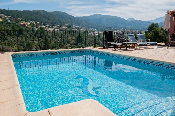 Villa in Orba(Comunidad valenciana) zu verkaufen, Woongedeelte 225 m², Klimaanlage, Grondstuk 637 m², 5 Slaapkamers, 2 Badkamers, Pool, ref.: COB-3568-10535-42