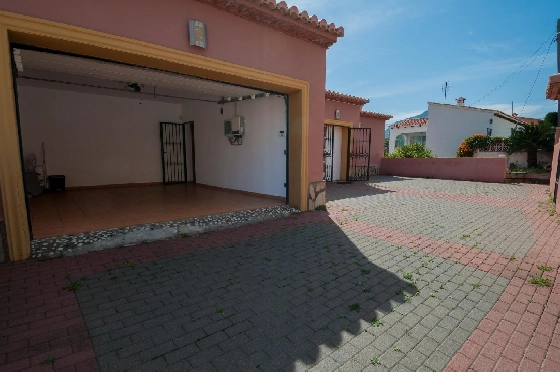 Villa in Orba(Comunidad valenciana) zu verkaufen, Woongedeelte 225 m², Klimaanlage, Grondstuk 637 m², 5 Slaapkamers, 2 Badkamers, Pool, ref.: COB-3568-10535-49