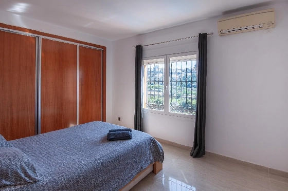 Villa in Orba(Comunidad valenciana) zu verkaufen, Woongedeelte 225 m², Klimaanlage, Grondstuk 637 m², 5 Slaapkamers, 2 Badkamers, Pool, ref.: COB-3568-10535-5