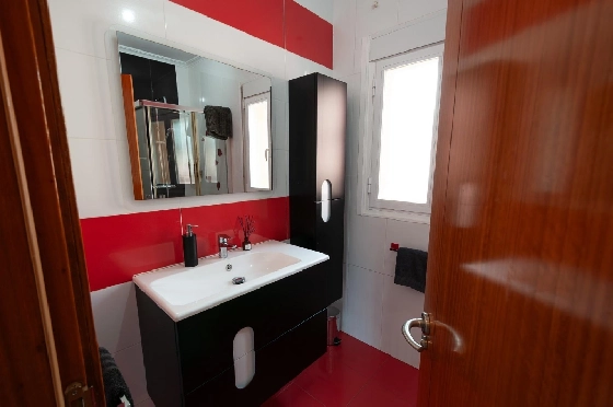 Villa in Orba(Comunidad valenciana) zu verkaufen, Woongedeelte 225 m², Klimaanlage, Grondstuk 637 m², 5 Slaapkamers, 2 Badkamers, Pool, ref.: COB-3568-10535-8