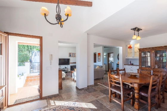 Villa in Moraira zu verkaufen, Woongedeelte 285 m², Bouwjaar 2015, Klimaanlage, Grondstuk 960 m², 4 Slaapkamers, 3 Badkamers, Pool, ref.: AM-12646DR-10