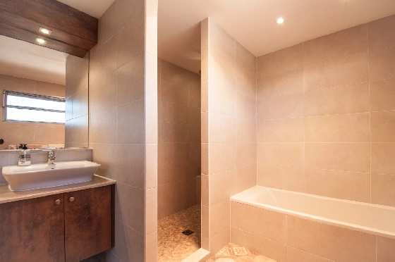 Villa in Moraira zu verkaufen, Woongedeelte 285 m², Bouwjaar 2015, Klimaanlage, Grondstuk 960 m², 4 Slaapkamers, 3 Badkamers, Pool, ref.: AM-12646DR-23