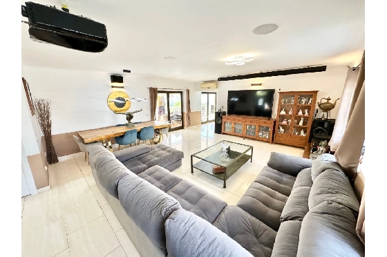 Villa in Pego zu verkaufen, Woongedeelte 320 m², Bouwjaar 2009, Klimaanlage, Grondstuk 1166 m², 5 Slaapkamers, 4 Badkamers, Pool, ref.: O-V98014-10
