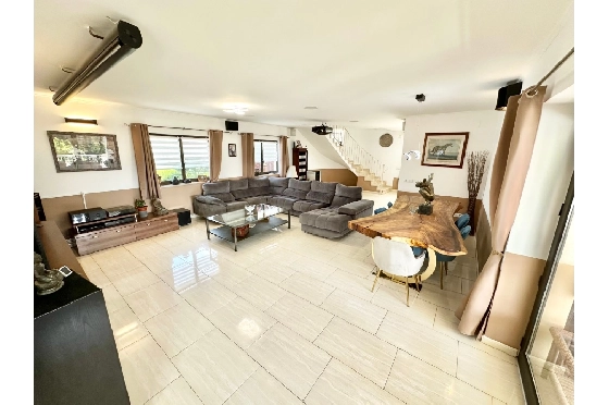Villa in Pego zu verkaufen, Woongedeelte 320 m², Bouwjaar 2009, Klimaanlage, Grondstuk 1166 m², 5 Slaapkamers, 4 Badkamers, Pool, ref.: O-V98014-11