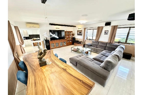 Villa in Pego zu verkaufen, Woongedeelte 320 m², Bouwjaar 2009, Klimaanlage, Grondstuk 1166 m², 5 Slaapkamers, 4 Badkamers, Pool, ref.: O-V98014-12