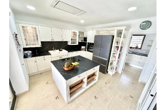 Villa in Pego zu verkaufen, Woongedeelte 320 m², Bouwjaar 2009, Klimaanlage, Grondstuk 1166 m², 5 Slaapkamers, 4 Badkamers, Pool, ref.: O-V98014-14