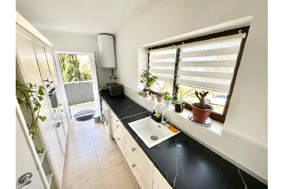 Villa in Pego zu verkaufen, Woongedeelte 320 m², Bouwjaar 2009, Klimaanlage, Grondstuk 1166 m², 5 Slaapkamers, 4 Badkamers, Pool, ref.: O-V98014-15