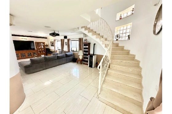 Villa in Pego zu verkaufen, Woongedeelte 320 m², Bouwjaar 2009, Klimaanlage, Grondstuk 1166 m², 5 Slaapkamers, 4 Badkamers, Pool, ref.: O-V98014-26