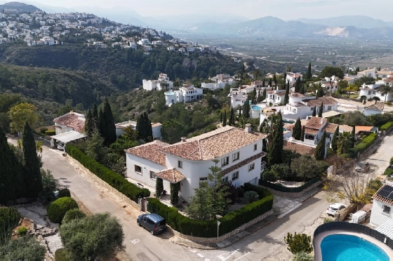 Villa in Pego zu verkaufen, Woongedeelte 320 m², Bouwjaar 2009, Klimaanlage, Grondstuk 1166 m², 5 Slaapkamers, 4 Badkamers, Pool, ref.: O-V98014-3
