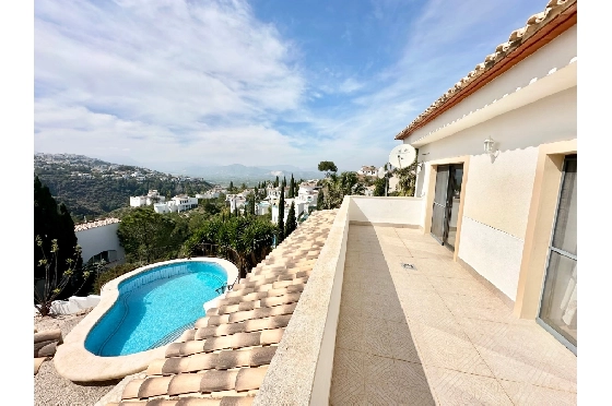 Villa in Pego zu verkaufen, Woongedeelte 320 m², Bouwjaar 2009, Klimaanlage, Grondstuk 1166 m², 5 Slaapkamers, 4 Badkamers, Pool, ref.: O-V98014-38