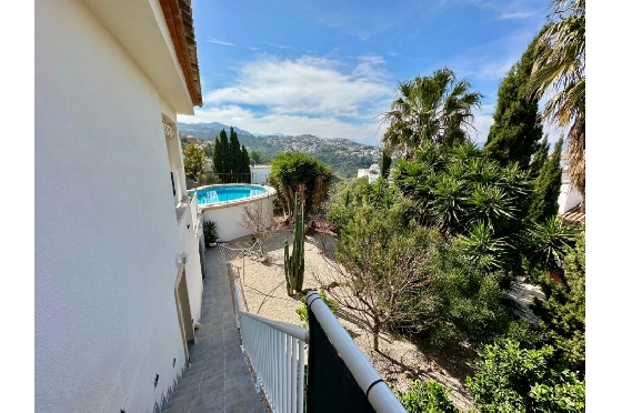 Villa in Pego zu verkaufen, Woongedeelte 320 m², Bouwjaar 2009, Klimaanlage, Grondstuk 1166 m², 5 Slaapkamers, 4 Badkamers, Pool, ref.: O-V98014-42
