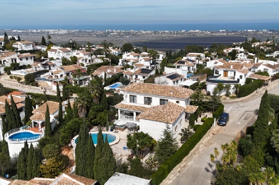 Villa in Pego zu verkaufen, Woongedeelte 320 m², Bouwjaar 2009, Klimaanlage, Grondstuk 1166 m², 5 Slaapkamers, 4 Badkamers, Pool, ref.: O-V98014-5