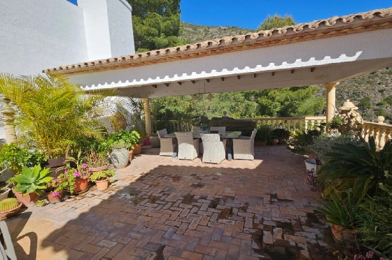 Villa in Pego zu verkaufen, Woongedeelte 312 m², Bouwjaar 2005, Klimaanlage, Grondstuk 1027 m², 5 Slaapkamers, 5 Badkamers, Pool, ref.: O-V98114-11