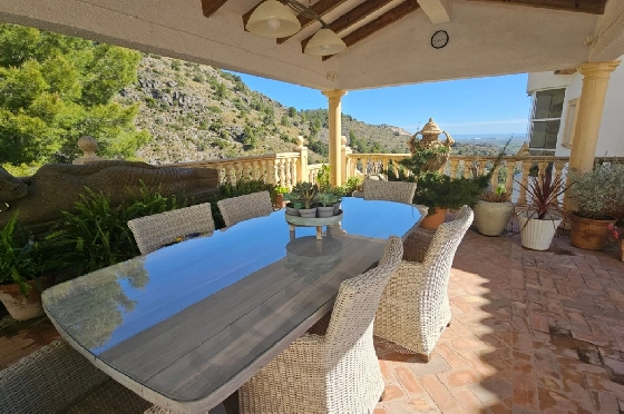 Villa in Pego zu verkaufen, Woongedeelte 312 m², Bouwjaar 2005, Klimaanlage, Grondstuk 1027 m², 5 Slaapkamers, 5 Badkamers, Pool, ref.: O-V98114-12