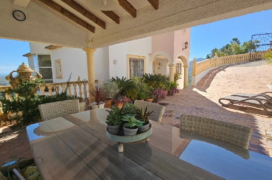 Villa in Pego zu verkaufen, Woongedeelte 312 m², Bouwjaar 2005, Klimaanlage, Grondstuk 1027 m², 5 Slaapkamers, 5 Badkamers, Pool, ref.: O-V98114-13