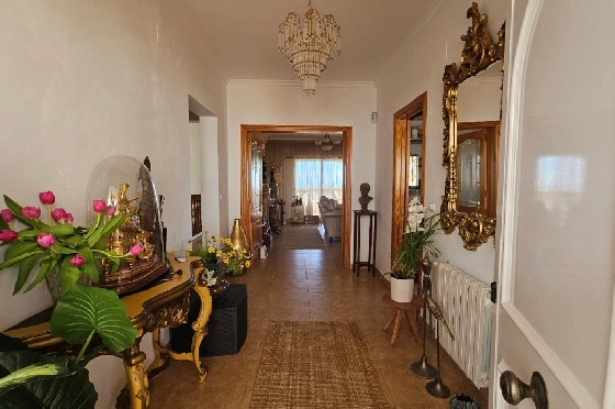 Villa in Pego zu verkaufen, Woongedeelte 312 m², Bouwjaar 2005, Klimaanlage, Grondstuk 1027 m², 5 Slaapkamers, 5 Badkamers, Pool, ref.: O-V98114-14