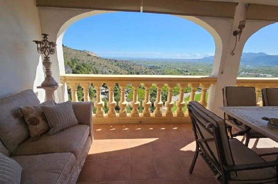 Villa in Pego zu verkaufen, Woongedeelte 312 m², Bouwjaar 2005, Klimaanlage, Grondstuk 1027 m², 5 Slaapkamers, 5 Badkamers, Pool, ref.: O-V98114-24