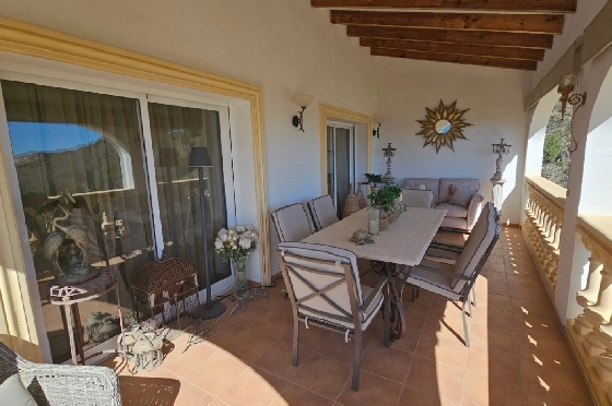 Villa in Pego zu verkaufen, Woongedeelte 312 m², Bouwjaar 2005, Klimaanlage, Grondstuk 1027 m², 5 Slaapkamers, 5 Badkamers, Pool, ref.: O-V98114-26