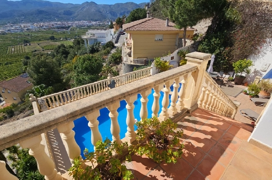 Villa in Pego zu verkaufen, Woongedeelte 312 m², Bouwjaar 2005, Klimaanlage, Grondstuk 1027 m², 5 Slaapkamers, 5 Badkamers, Pool, ref.: O-V98114-27