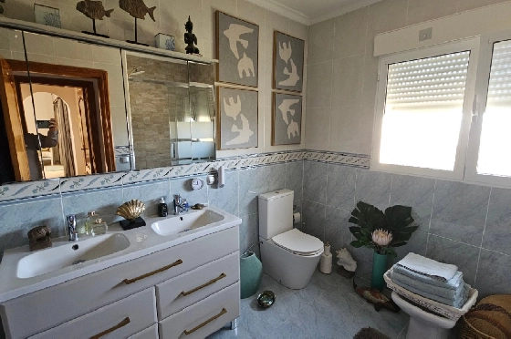 Villa in Pego zu verkaufen, Woongedeelte 312 m², Bouwjaar 2005, Klimaanlage, Grondstuk 1027 m², 5 Slaapkamers, 5 Badkamers, Pool, ref.: O-V98114-31