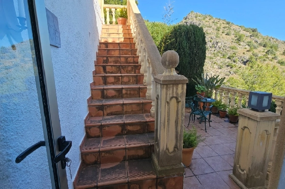 Villa in Pego zu verkaufen, Woongedeelte 312 m², Bouwjaar 2005, Klimaanlage, Grondstuk 1027 m², 5 Slaapkamers, 5 Badkamers, Pool, ref.: O-V98114-41