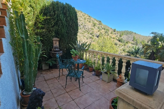 Villa in Pego zu verkaufen, Woongedeelte 312 m², Bouwjaar 2005, Klimaanlage, Grondstuk 1027 m², 5 Slaapkamers, 5 Badkamers, Pool, ref.: O-V98114-42