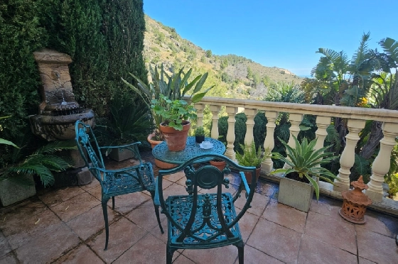 Villa in Pego zu verkaufen, Woongedeelte 312 m², Bouwjaar 2005, Klimaanlage, Grondstuk 1027 m², 5 Slaapkamers, 5 Badkamers, Pool, ref.: O-V98114-43
