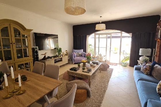 Villa in Pego zu verkaufen, Woongedeelte 312 m², Bouwjaar 2005, Klimaanlage, Grondstuk 1027 m², 5 Slaapkamers, 5 Badkamers, Pool, ref.: O-V98114-44