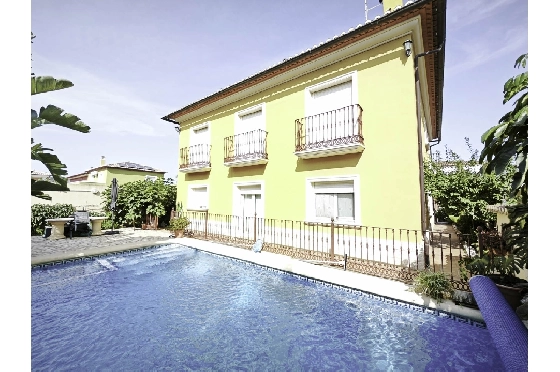 Villa in Pedreguer zu verkaufen, Woongedeelte 270 m², Klimaanlage, Grondstuk 400 m², 3 Slaapkamers, 3 Badkamers, Pool, ref.: CO-C20952-1