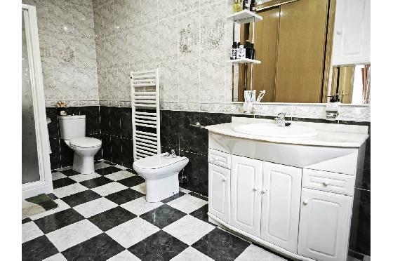 Villa in Pedreguer zu verkaufen, Woongedeelte 270 m², Klimaanlage, Grondstuk 400 m², 3 Slaapkamers, 3 Badkamers, Pool, ref.: CO-C20952-10
