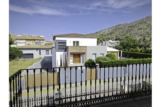 Villa in Pedreguer zu verkaufen, Woongedeelte 270 m², Klimaanlage, Grondstuk 400 m², 3 Slaapkamers, 3 Badkamers, Pool, ref.: CO-C20952-16