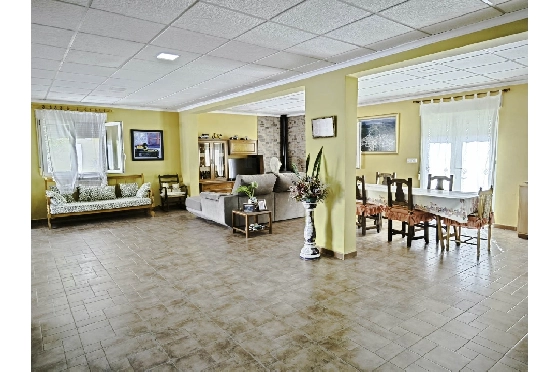Villa in Pedreguer zu verkaufen, Woongedeelte 270 m², Klimaanlage, Grondstuk 400 m², 3 Slaapkamers, 3 Badkamers, Pool, ref.: CO-C20952-21