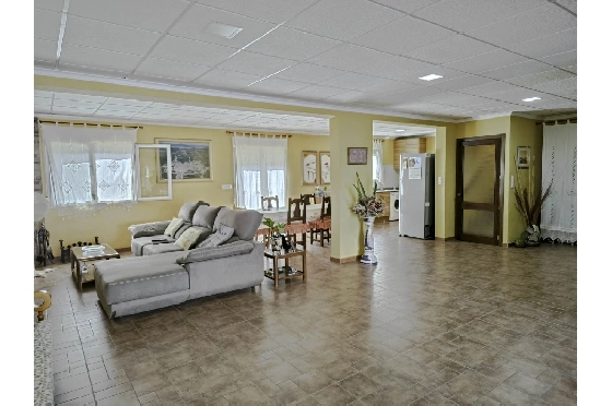 Villa in Pedreguer zu verkaufen, Woongedeelte 270 m², Klimaanlage, Grondstuk 400 m², 3 Slaapkamers, 3 Badkamers, Pool, ref.: CO-C20952-22
