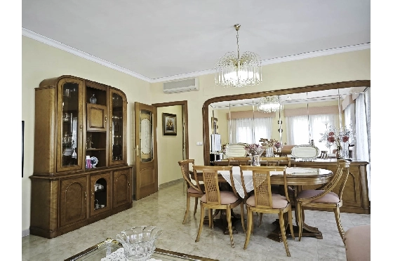 Villa in Pedreguer zu verkaufen, Woongedeelte 270 m², Klimaanlage, Grondstuk 400 m², 3 Slaapkamers, 3 Badkamers, Pool, ref.: CO-C20952-35