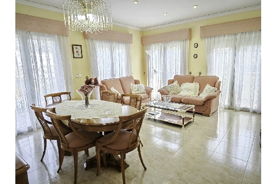 Villa in Pedreguer zu verkaufen, Woongedeelte 270 m², Klimaanlage, Grondstuk 400 m², 3 Slaapkamers, 3 Badkamers, Pool, ref.: CO-C20952-4