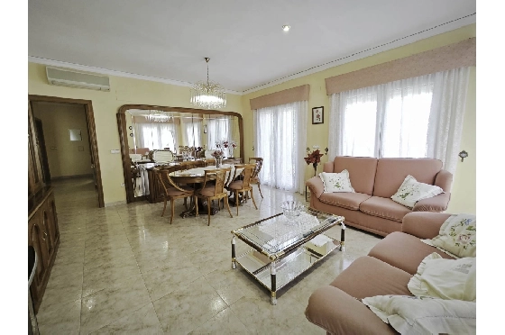 Villa in Pedreguer zu verkaufen, Woongedeelte 270 m², Klimaanlage, Grondstuk 400 m², 3 Slaapkamers, 3 Badkamers, Pool, ref.: CO-C20952-5
