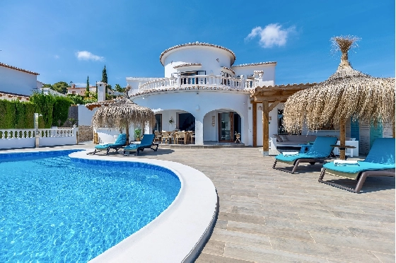 Villa in Moraira zu verkaufen, Woongedeelte 290 m², Bouwjaar 2003, + Ofen, Klimaanlage, Grondstuk 847 m², 3 Slaapkamers, 3 Badkamers, Pool, ref.: AM-12692DR-1