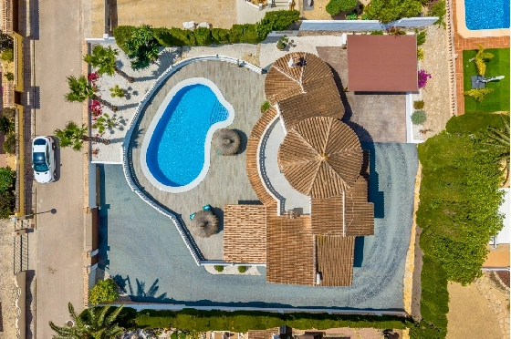 Villa in Moraira zu verkaufen, Woongedeelte 290 m², Bouwjaar 2003, + Ofen, Klimaanlage, Grondstuk 847 m², 3 Slaapkamers, 3 Badkamers, Pool, ref.: AM-12692DR-12