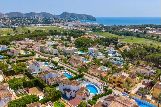 Villa in Moraira zu verkaufen, Woongedeelte 290 m², Bouwjaar 2003, + Ofen, Klimaanlage, Grondstuk 847 m², 3 Slaapkamers, 3 Badkamers, Pool, ref.: AM-12692DR-13