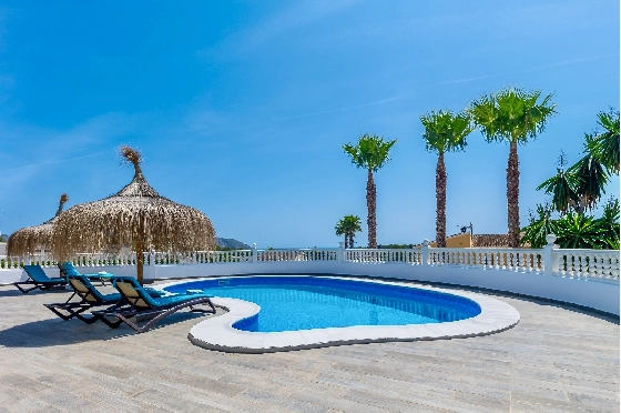 Villa in Moraira zu verkaufen, Woongedeelte 290 m², Bouwjaar 2003, + Ofen, Klimaanlage, Grondstuk 847 m², 3 Slaapkamers, 3 Badkamers, Pool, ref.: AM-12692DR-17